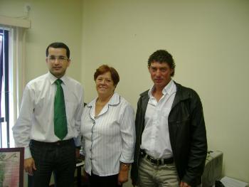 Luis Augusto Gonçalves Costa, 1º à esquerda, durante a assinatura do acordo 