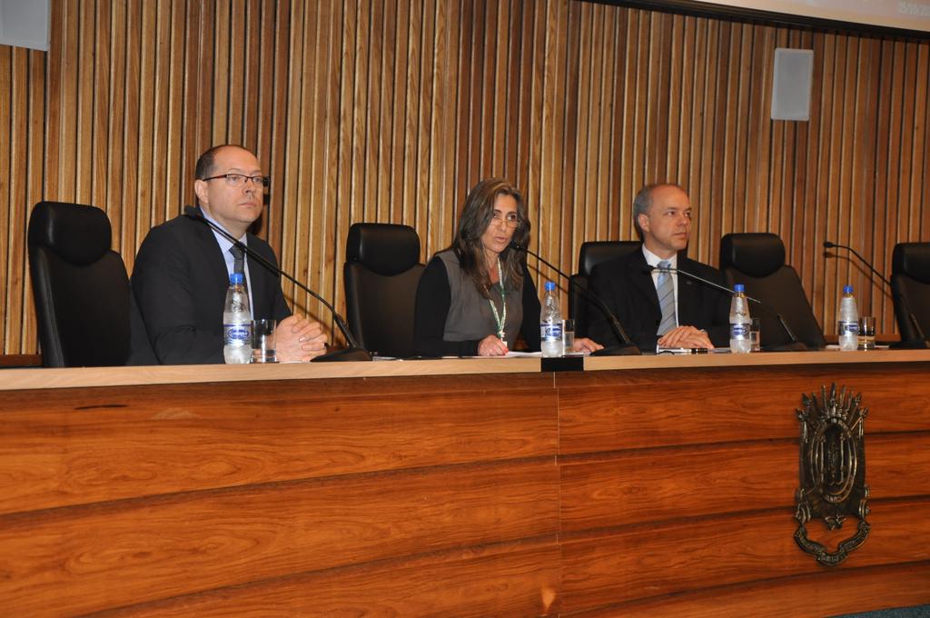 Souza (E), Marta Pacheco e Weis (D) abriram seminário sobre saneamento básico