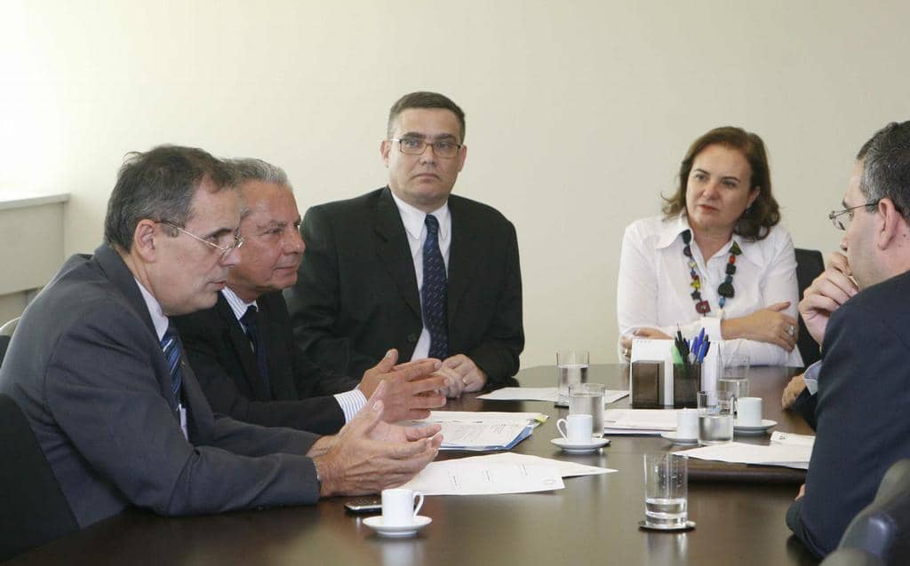 Termo pretende reduzir em 50% os IPs