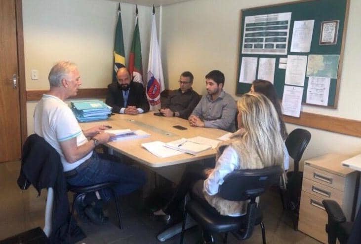 Reunião que definiu acordo sobre as obras nas calçadas