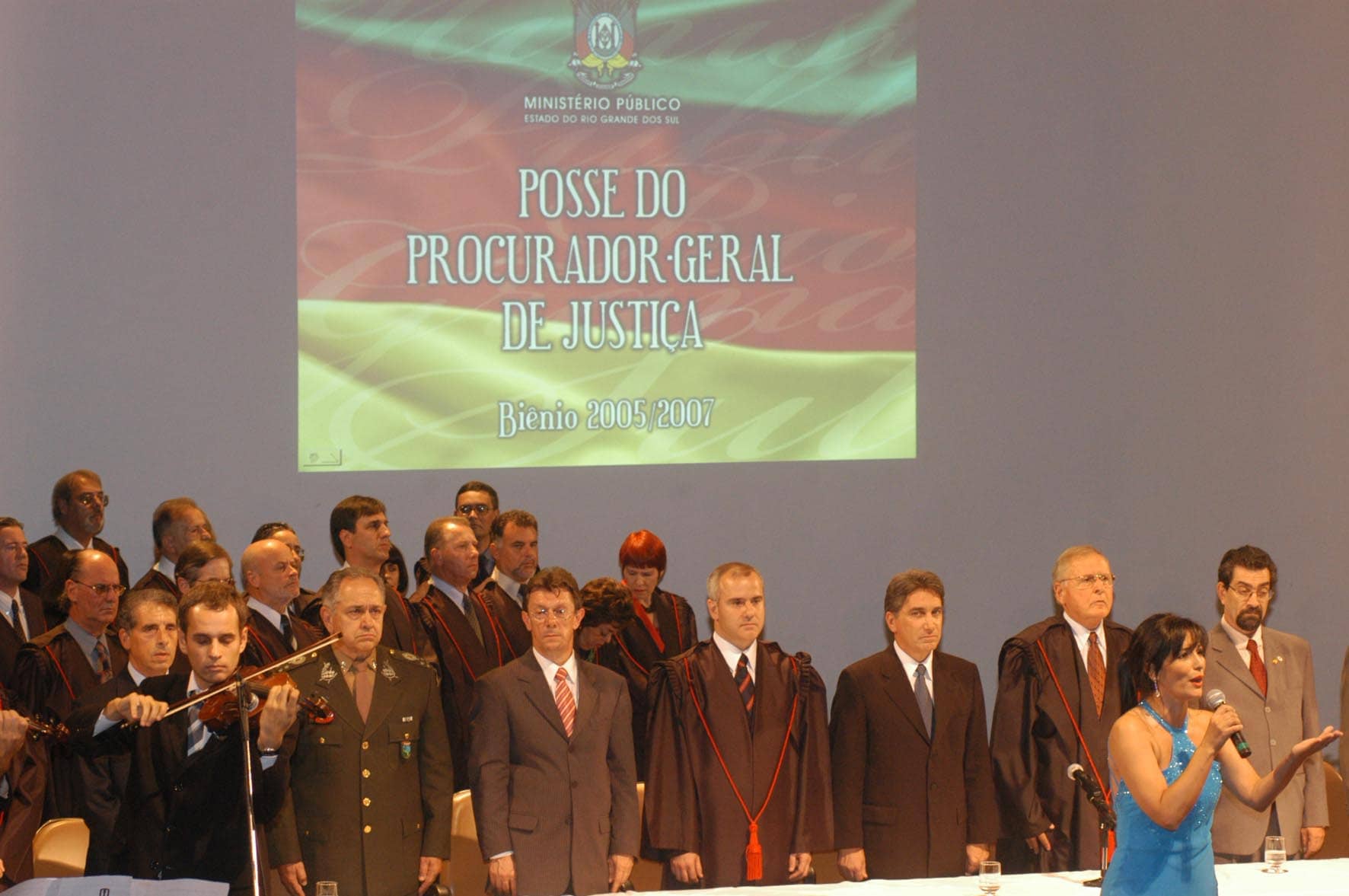 Foto/AL: A soprano Sorrentino cantou o Hino Nacional na abertura do evento