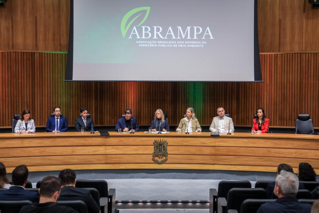 Especialistas debatem soluções para resíduos sólidos e descarbonização em seminário promovido pelo MPRS