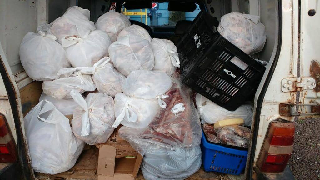 Carne recolhida durante ação em Fazenda Vila Nova