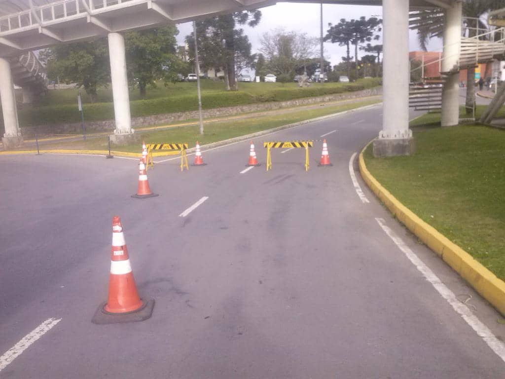 Cavaletes foram colocados na Avenida Getúlio Vargas