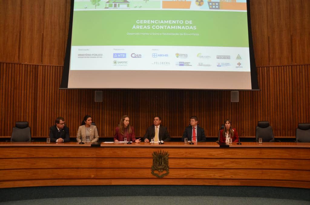 Mesa de abertura do Seminário