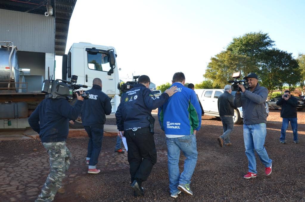 Coopasul recebia leite adulterado e o mantinha em depósito para posterior venda
