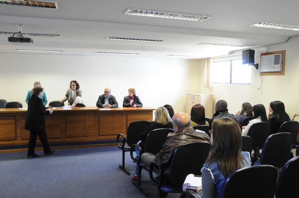 Assinatura dos termos ocorreu na sede do MP de Pelotas