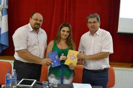 Reunião contou com a presença de autoridades municipais