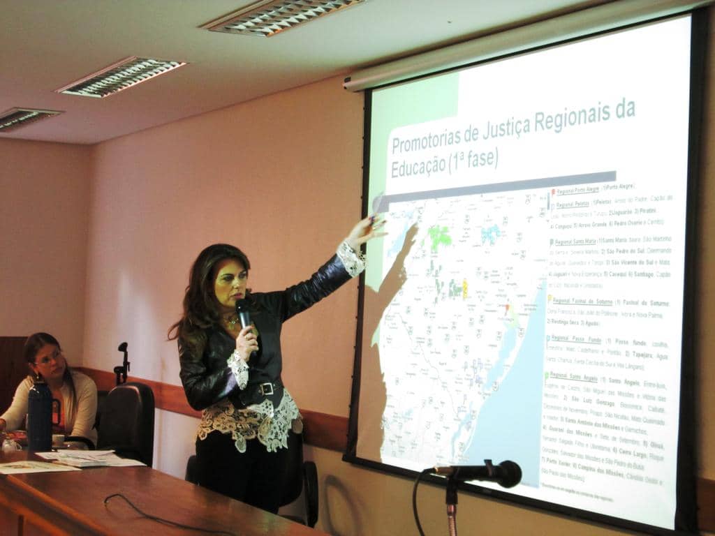 Promotora de Justiça Ana Cristina Ferrareze Cirne