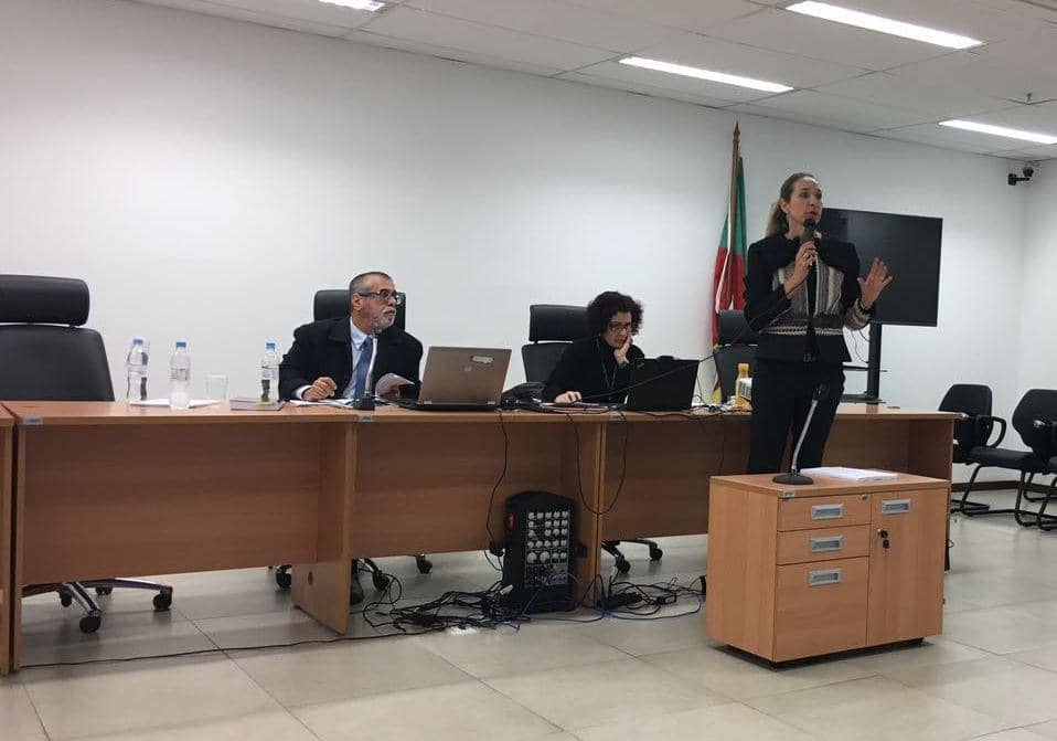 A promotora Annelise Steigleder durante a audiência judicial