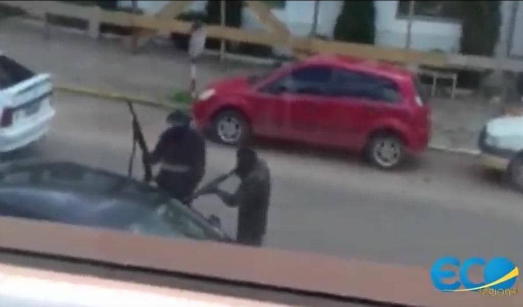 Imagens captadas por veículo da imprensa durante assalto em Fontoura Xavier