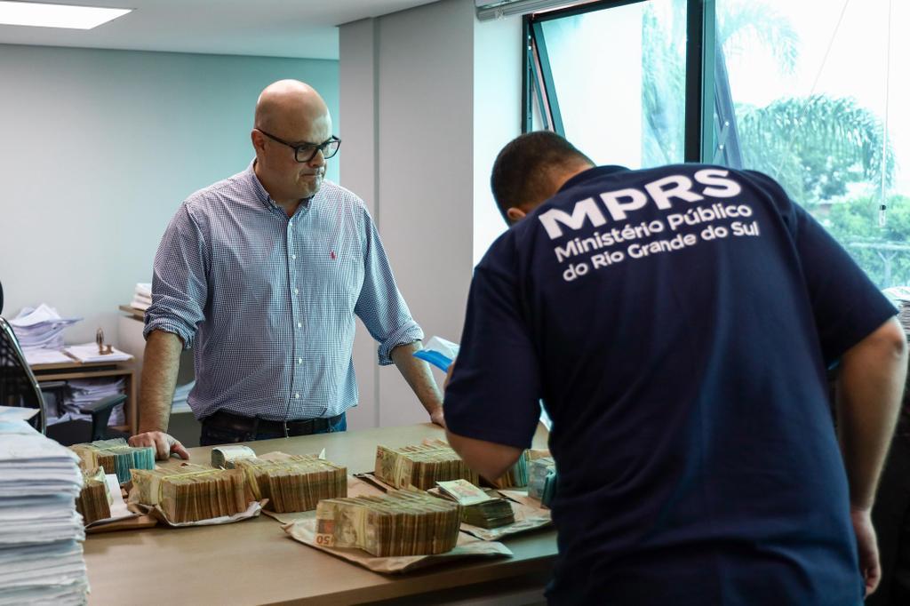Após operação Barba Negra do GAECO/MPRS, Justiça de Passo Fundo repassa R$ 5,3 milhões a vítimas