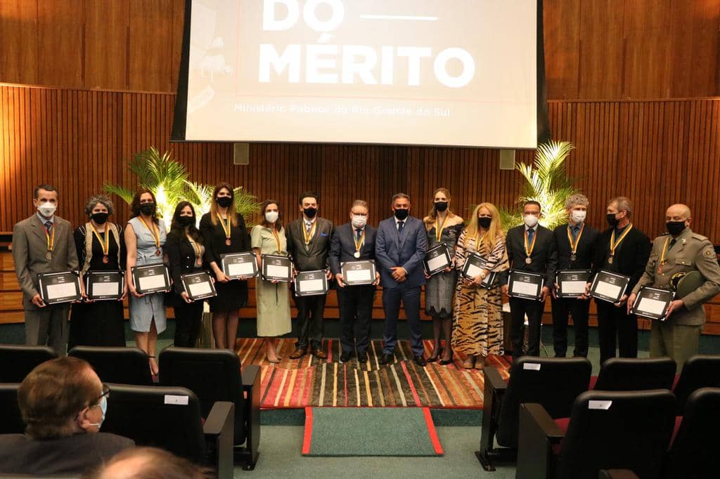 Solenidade foi realizada no final da tarde desta segunda-feira