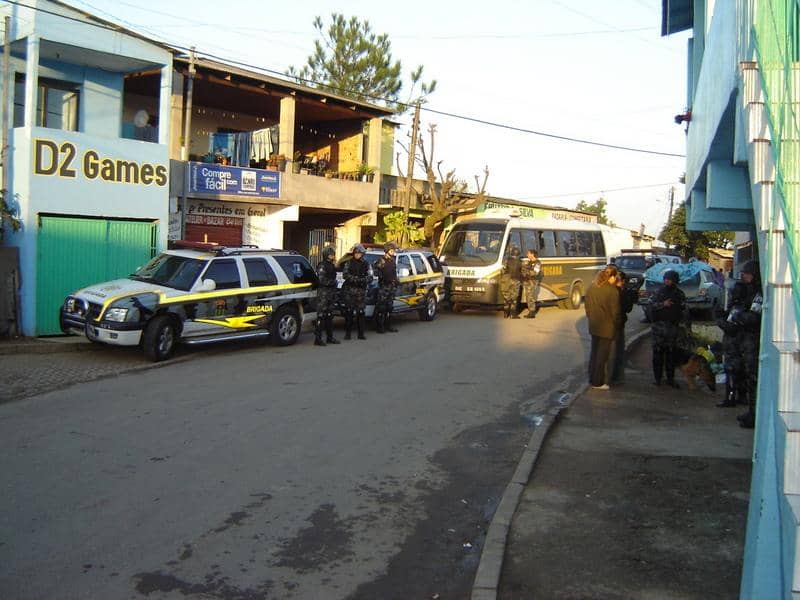 Vila foi ocupada nas primeiras horas da manhã