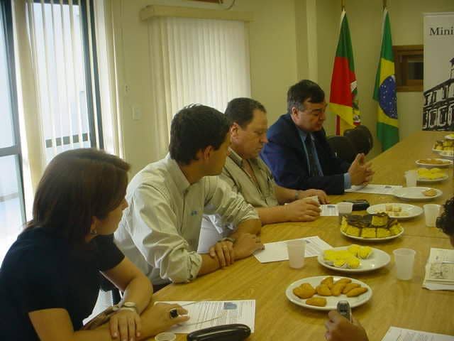 Promotores durante o café