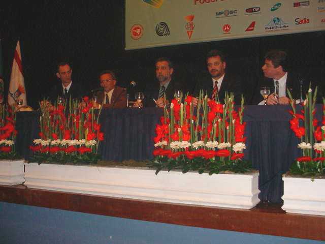 O painel que tratou das perspectivas institucionais