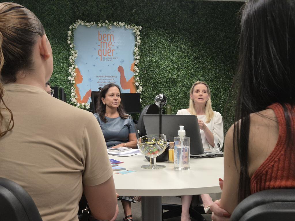 Central de Atendimento às Vítimas do MPRS recebe mães e pais de crianças que sofreram violência em escola infantil de Alvorada