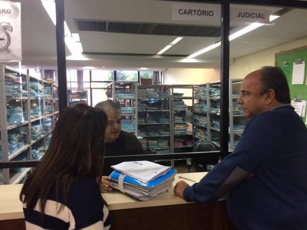 Mauro Rockenbach entregou denúncia à Justiça