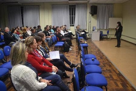 Procuradora de Justiça conversou com educadores e convidados