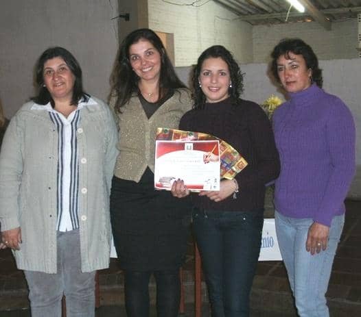 Promotora Cláudia Ferraz e Karen de Oliveira, que ganhou o primeiro lugar