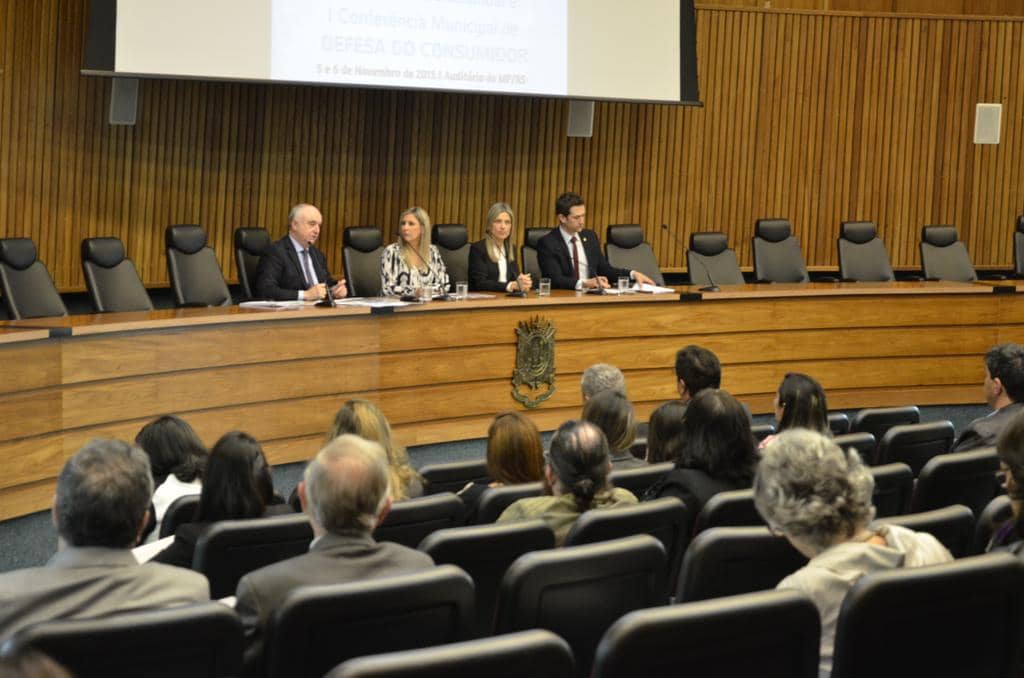 Conferências foram realizadas no auditório Mondercil Paulo de Moraes