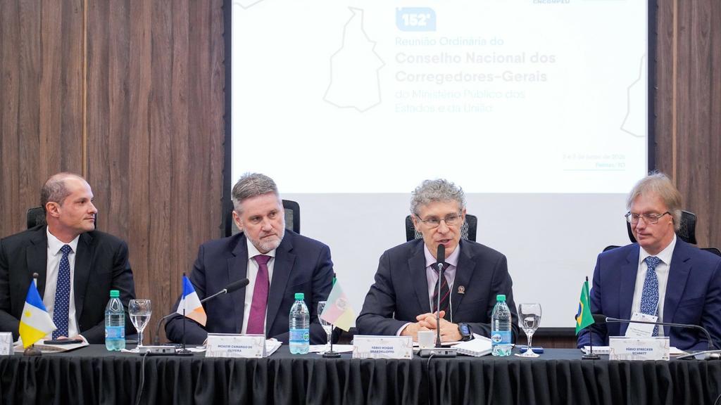 Corregedor-Geral do MPRS conduz reunião nacional do CNCGMPEU em Palmas