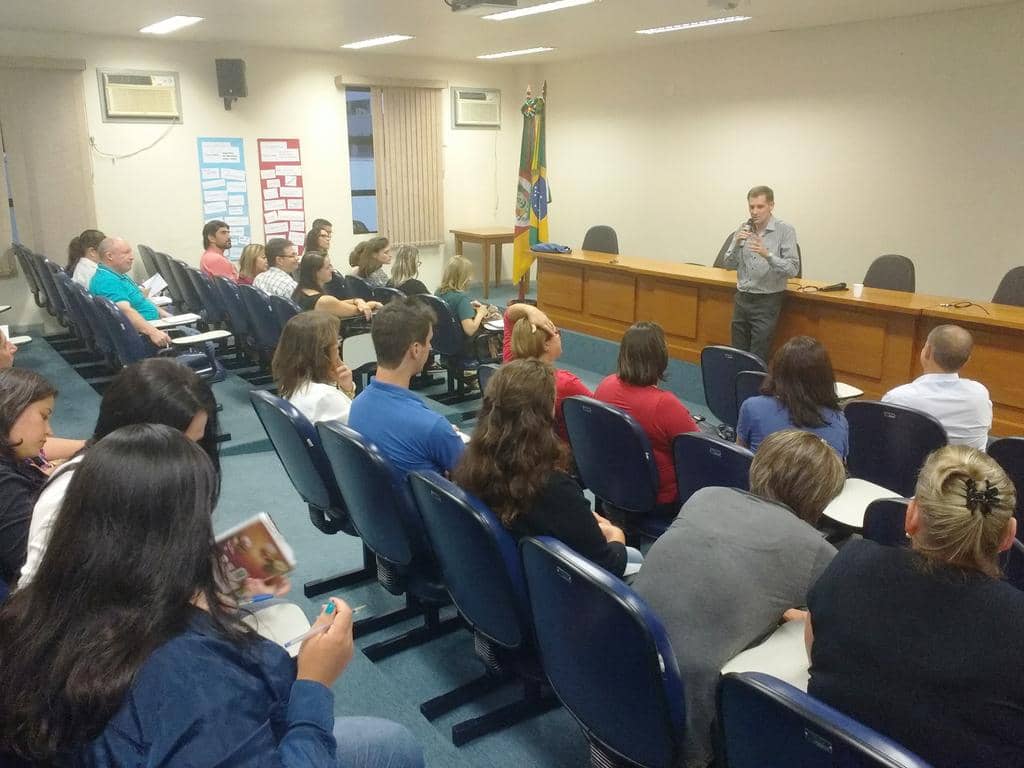 Curso acontece no auditório do Ministério Público de Santa Maria