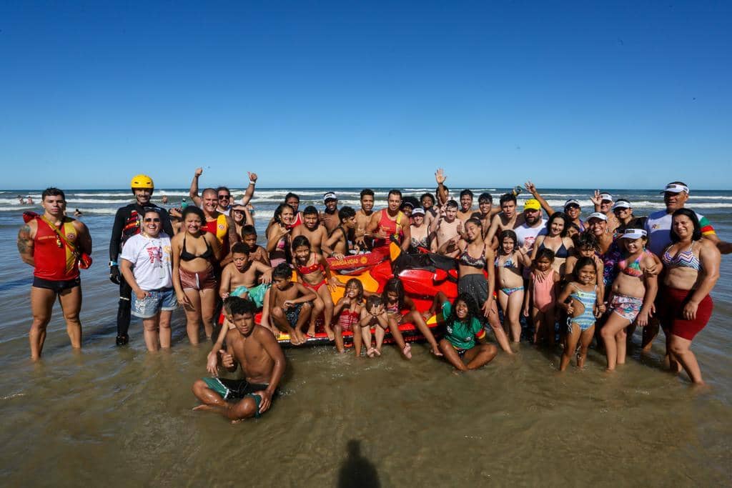 30 crianças das casas-lares Calábria passaram o dia em Capão da Canoa