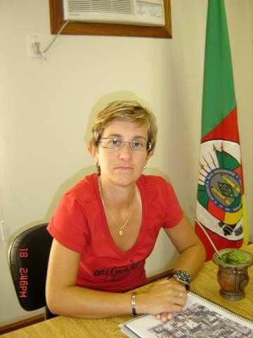 Promotora Cíntia Almeida