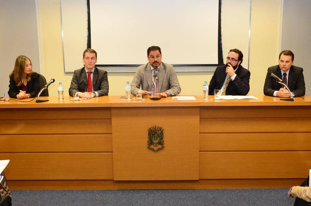 Andréa Russo, Fabiano Dallazen, Marcelo Dornelles, Luciano Brasil e Luciano Vaccaro abriram o evento