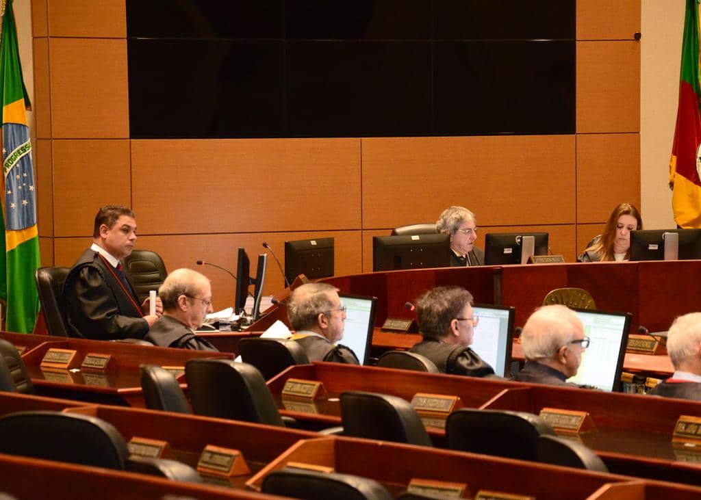 Os Desembargadores, o PGJ e o Presidente do TJ Luiz Felipe Difini