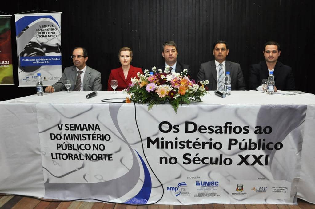 A mesa de honra da V Semana do MP