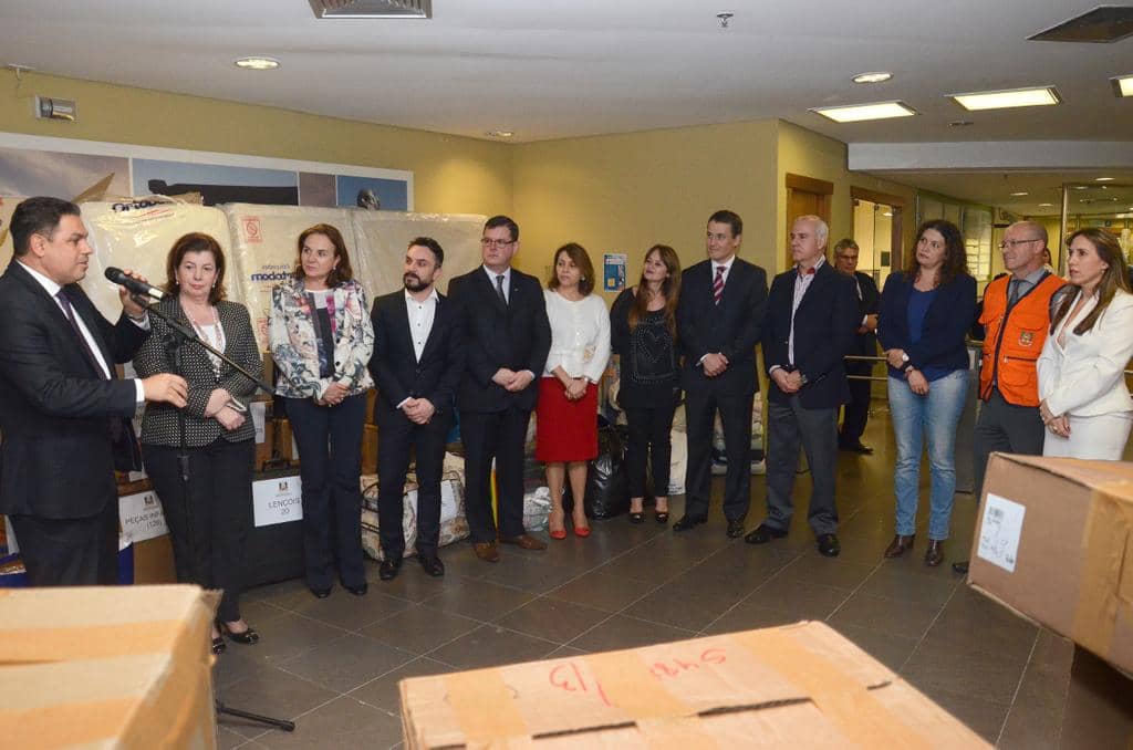 Ato de entrega das doações foi realizado nesta segunda-feira