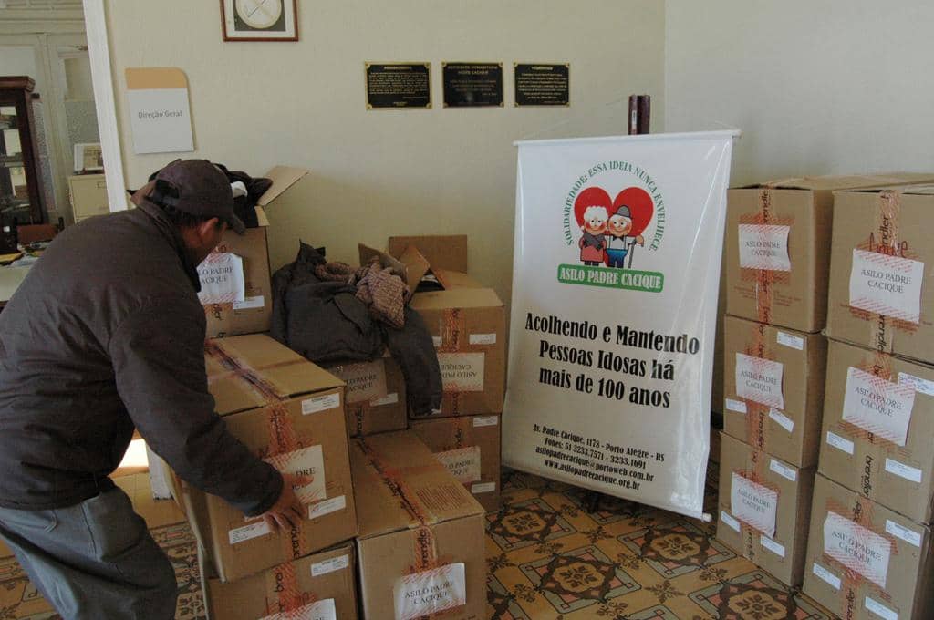 Cada instituição recebeu 750 peças de roupa