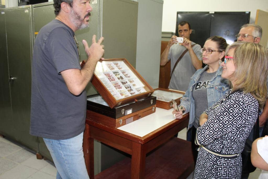 Promotora Ana Marchesan em visita ao Museu de Ciências Naturais do Rio Grande do Sul