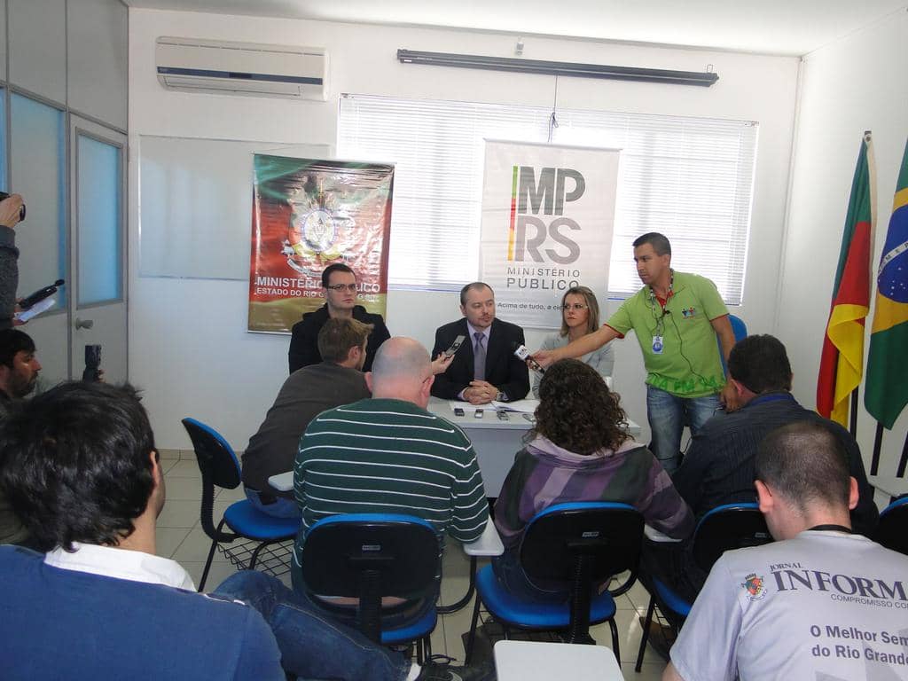 Promotores concederam coletiva na tarde desta sexta-feira, 10