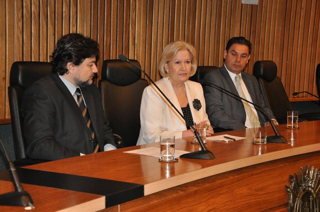 Ana Amélia Lemos durante palestra