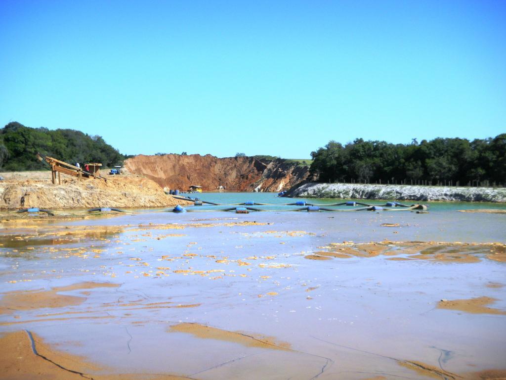 Extração de areia em área de Viamão
