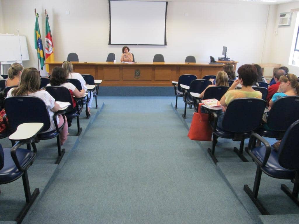 Reunião aconteceu na Promotoria de Santa Maria...
