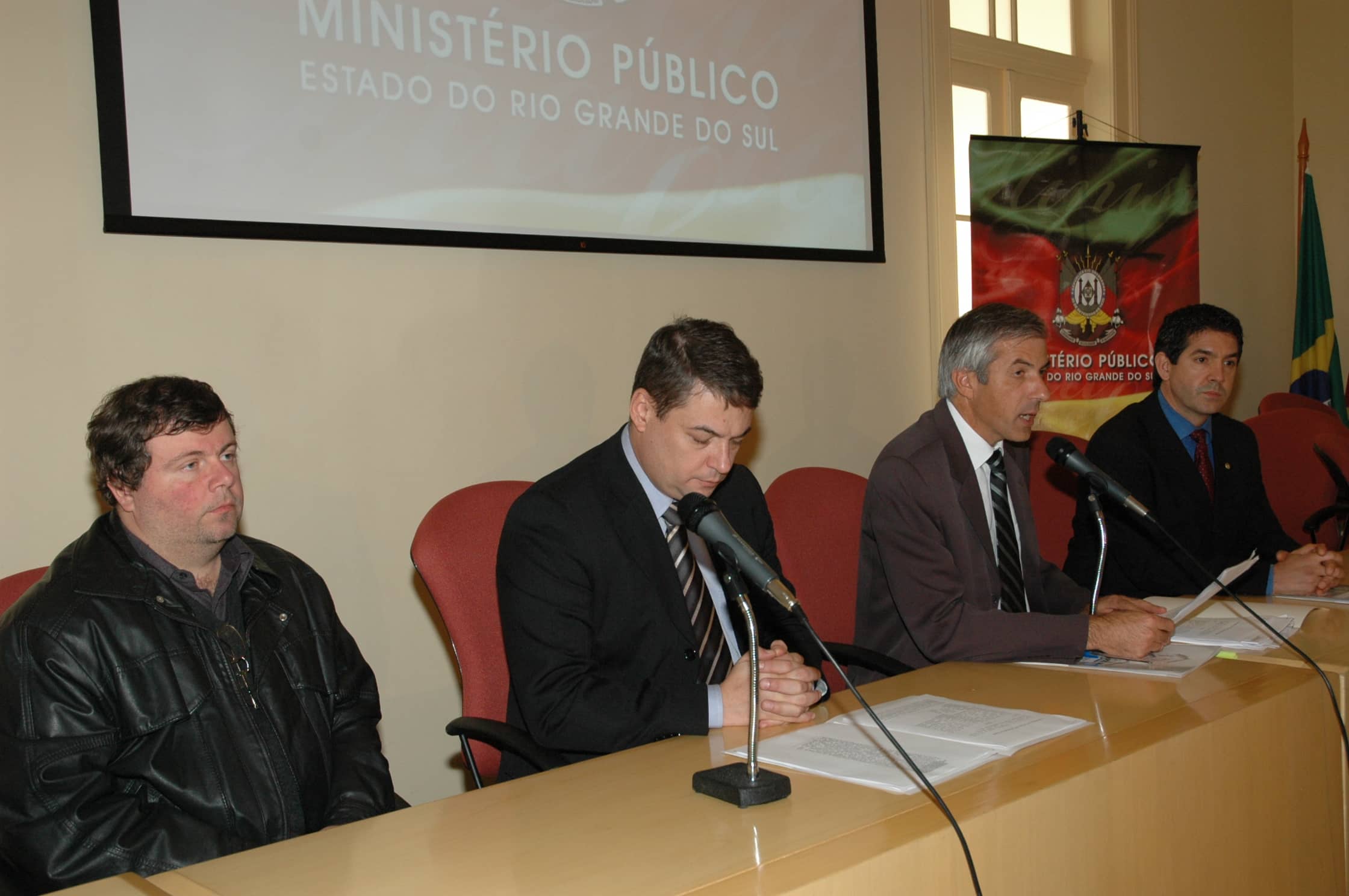 Centeno, Veiga, Renner e Portela durante coletiva