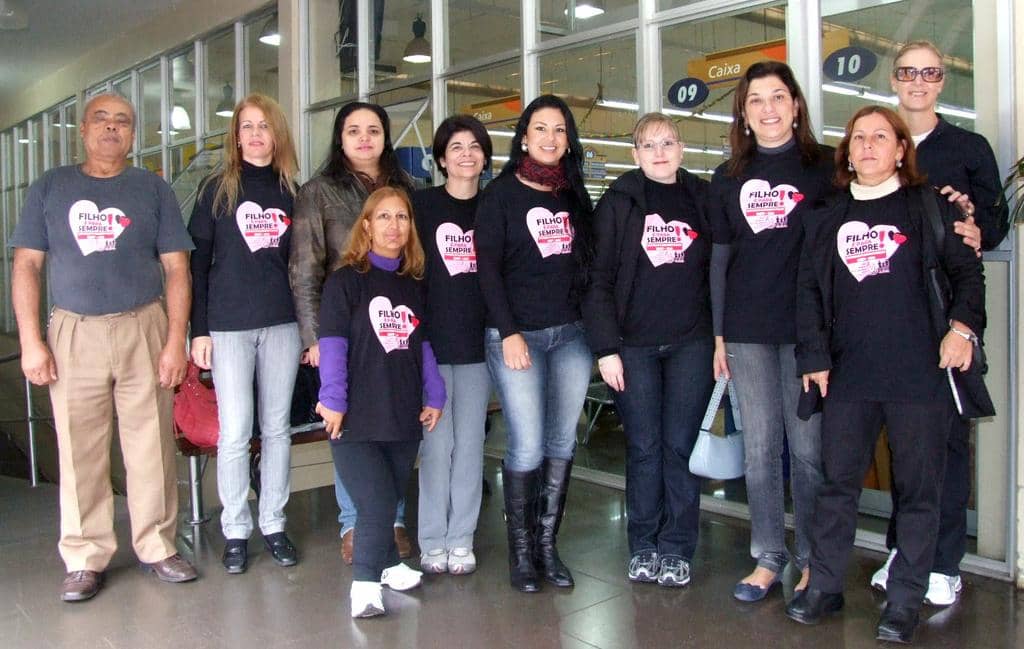 Equipe do Comitê faz panfletagem para conscientizar população