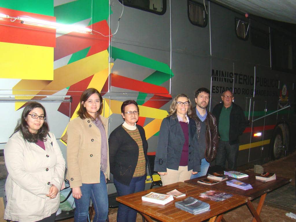 Equipe da Promotoria de Justiça de Piratini orientou cidadãos sobre campanhas desenvolvidas pelo MP