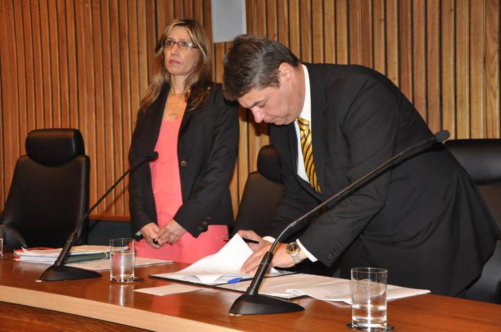 Veiga durante assinatura do ato de instalação do Fórum