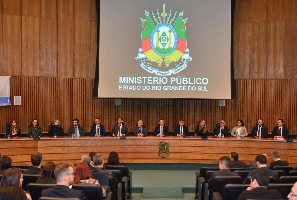 Mesa de autoridades na abertura do encontro 