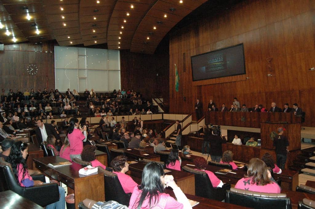 Plenário da AL é palco do evento