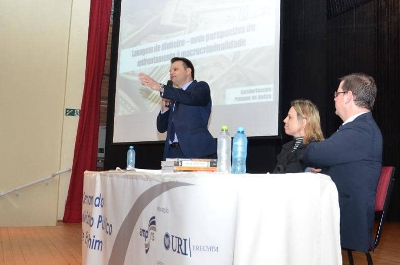 A palestra de Luciano Vaccaro na abertura do evento