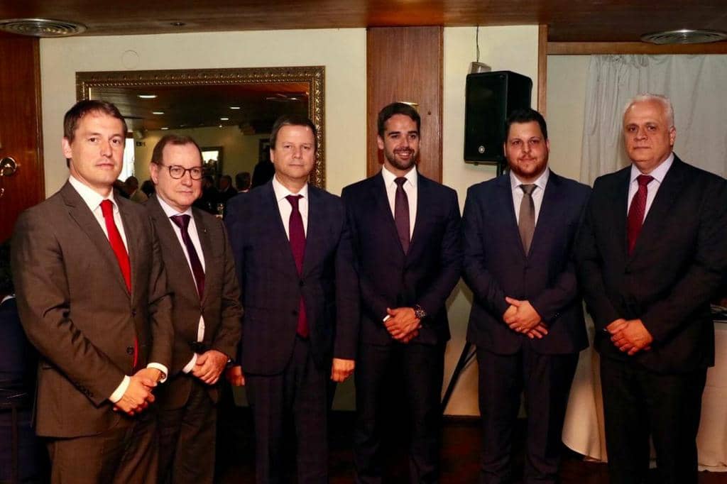 Fabiano Dallazen com autoridades no evento