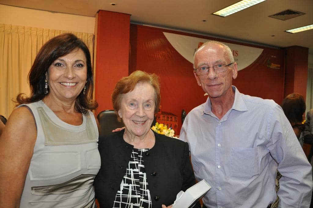 Zuleika Pinto Costa Vargas com Beatriz e Mário Röhnelt