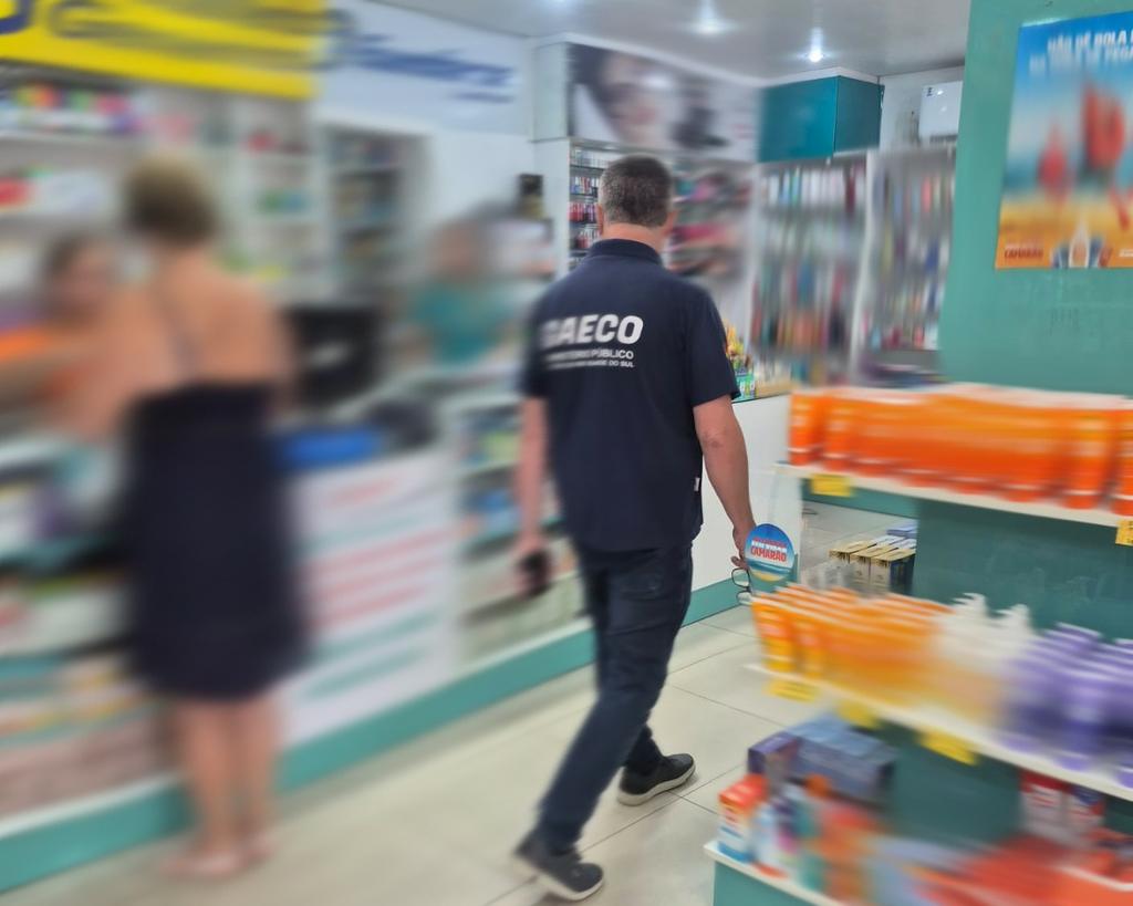 Operação coordenada pelo MPRS interdita farmácia e apreende medicamentos irregulares em Torres