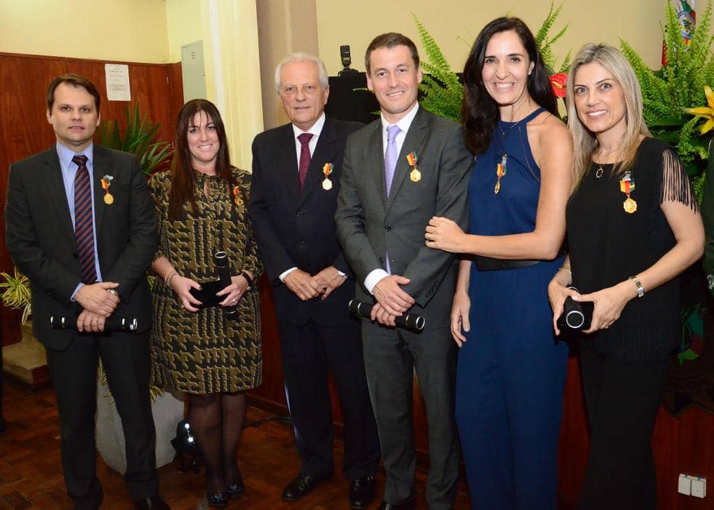 Os membros do MP agraciados com a medalha Tiradentes